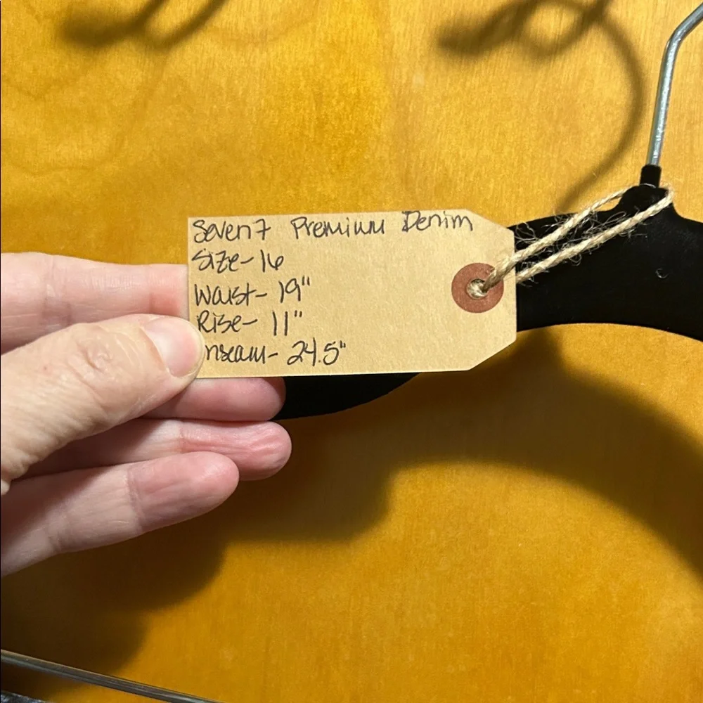 Seven7 Women's Straight Leg Capris - Picture 5 of 5